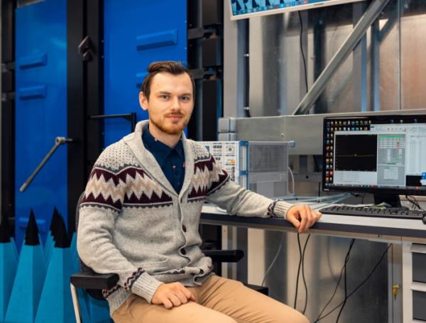 Аспирант Нового физтеха Евгений Корешин разработал уникальное устройство для МРТ в урологии. Работа стала лучшей на всероссийском форуме