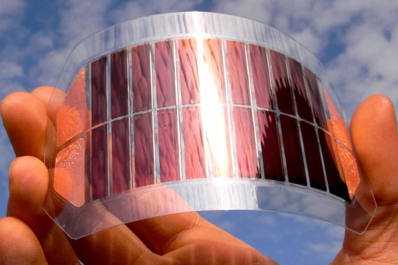 Ученые ИТМО описали, как повысить эффективность солнечных батарей
